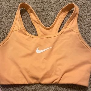 xs nike sports bra. worn a few times